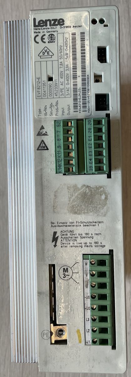 Lenze-frequentieregelaar na herstelling